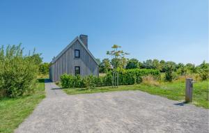 Stunning Home In Kamperland With Wifi