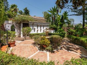 2 Bedroom Villa with Private Pool near Puerto Banus