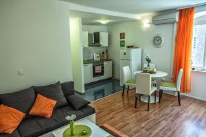 West Wall Apartment