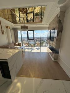 HANZA TOWER GOLD 19th Floor