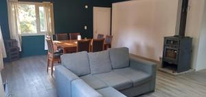 Casa de 2 Pisos, 2 Habitaciones, A Cuadras Del Lago