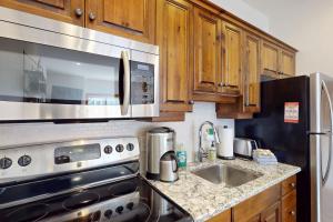 Cedar Lodge Escape at Whitetail townhomes