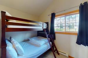 Cedar Lodge Escape at Whitetail townhomes