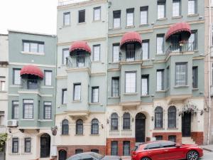 La Tente Rouge Suite