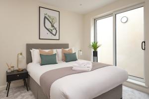 Kew Bridge by Viridian Apartments