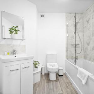 Stylish Two Bedroom Apartment - Secure Parking - Fast Wifi 53C