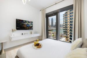 Sparkle Tower by Swarovski, Full Marina View, 2min JBR & Metro, Sleeps 4