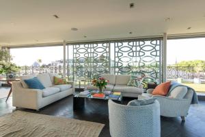 Luxury Penthouse with Roof Garden, Hot Tub, Sauna & Cold Plunge