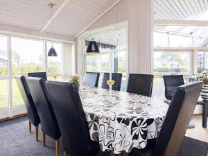 10 person holiday home in Rudkøbing-By Traum
