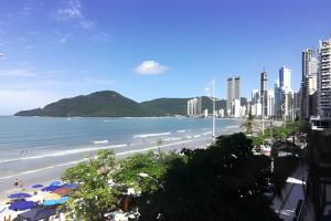 Lindo apt reformado - 3 quartos - Ed. frente mar