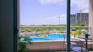 1BD Luxe Shore & Balcony Sunrise Next to the Beach