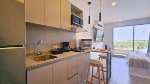 1BD Luxe Shore & Balcony Sunrise Next to the Beach