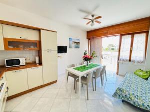 Flat with large balcony in Bibione