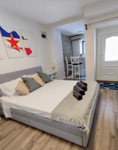 Cool studio by the palace