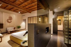 Palazzo Serpe Suites near Colosseum