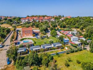 Banjole Fun & Family Stay