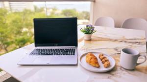 1BD Luxe Shore & Balcony Sunrise Next to the Beach