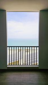 1BD Luxe Shore & Balcony Sunrise Next to the Beach
