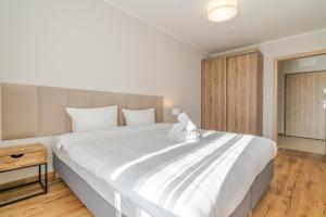 Silesia City Royal Suite by BookingHost