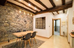 Main Street Mayor-Nagusi with AC