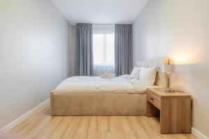 Central Executive Suite by BookingHost