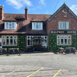 Halfway House Inn Country Lodge