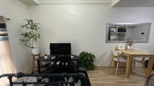 Seb and Santi Holland Park Staycation