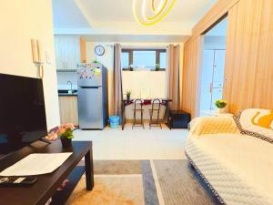 SHORE 2 TOWER 2 NEAR MOA 16TH Floor