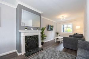 Bright and Modern 2 Bed Home w Garden in Liverpool