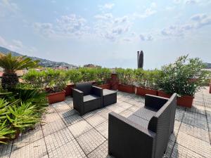 ORO Apartment, Rapallo, 2Bedroom, 2Bathroom Apartment with Free Garage at 800 mt, Lift, Shared Terrace, Balcony, Wi-Fi, Air Conditioning, The Ideal Choice for a Relaxing and Exciting Coastal Escape