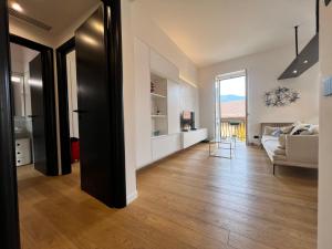 WELCOME RIVIERA - ORO Apartment, 2Bedroom, 2Bathroom Apartment with Free Garage at 800 mt, Lift, Shared Terrace, Balcony, Wi-Fi, Air Conditioning, The Ideal Choice for a Relaxing and Exciting Coastal Escape