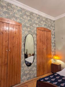 Authentic Old Tbilisi Apartment - Narikala & Shardeni