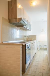 Cosy apartments in Bol centre with loggia&seaview