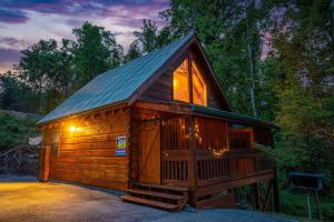 Walkin To Gatlinburg by American Patriot Getaways