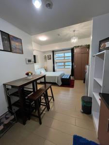 Marvinns by LVH - 150 Newport Boulevard, Comfort Studio, Family Studio, Group Studio, Free Wifi and Netflix, Near NAIA