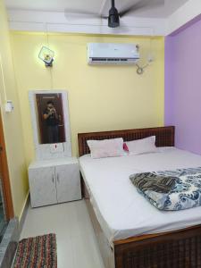 Meera Hotel And Lodging
