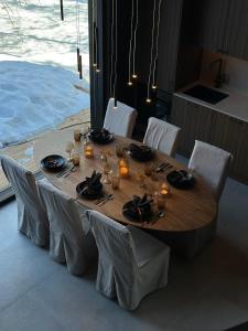 Black Villa, Aurora View Bath & Sauna, Private Design Villa in Lapland