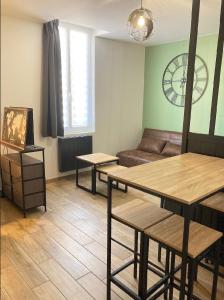 Grand Studio Calme Proche Centre-Ville & CFD