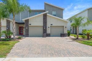 Paradise Home 20 Mins to Disney with Pool and Waterpark on Property