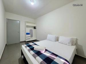 Casa 02 com 2 quartos, churrasqueira 15min centro