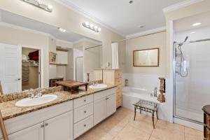 Gated Lakeside Condo: Pool and Lake Views Plus Complex Amenities