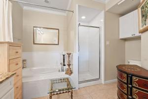 Gated Lakeside Condo: Pool and Lake Views Plus Complex Amenities