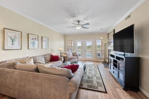 Gated Lakeside Condo: Pool and Lake Views Plus Complex Amenities