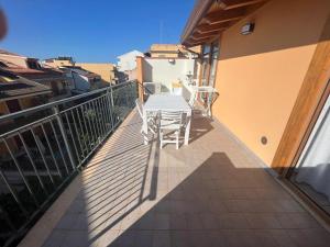 bilocale in centro a due passi dal mare