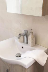 STV Royal Apartments 3