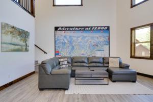 Luxe Ski Escape! Breck Home with Hot Tub and Game Room