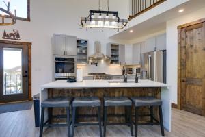 Luxe Ski Escape! Breck Home with Hot Tub and Game Room