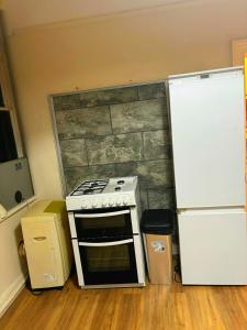 Near City-Birkenhead rooms for 5