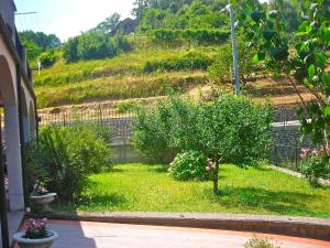 Apartma Casa Marchetti Varese Ligure Italija