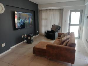 Cozy & Secure 2-Bedroom Retreat